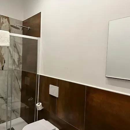 Via Del Teatro 1 La Spezia