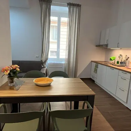 Via Del Teatro 1 아파트 *