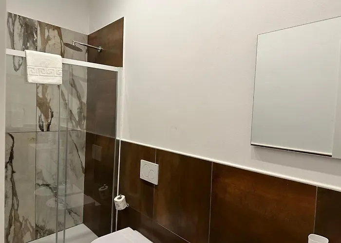 Via Del Teatro 1 La Spezia